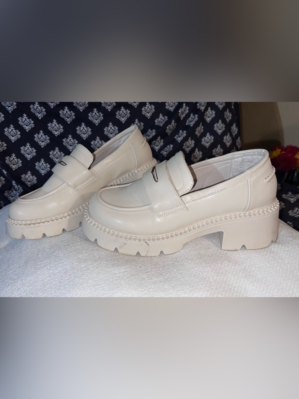 Women’s Cream Chunky Loafer Flats - Stylish Slip-On Shoes
